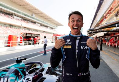 Alexander Albon firma per la Toro Rosso